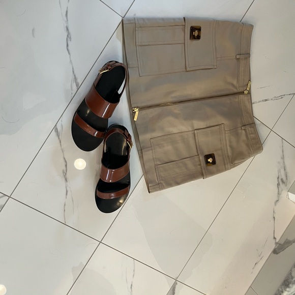 Cute Michael Kors, summer mini skirt taupe colour size 8 with shark lock pockets - Picture 6 of 13